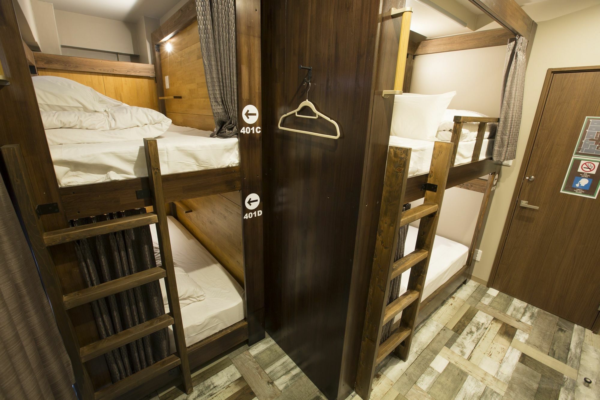 E-hostel Shinsaibashi *