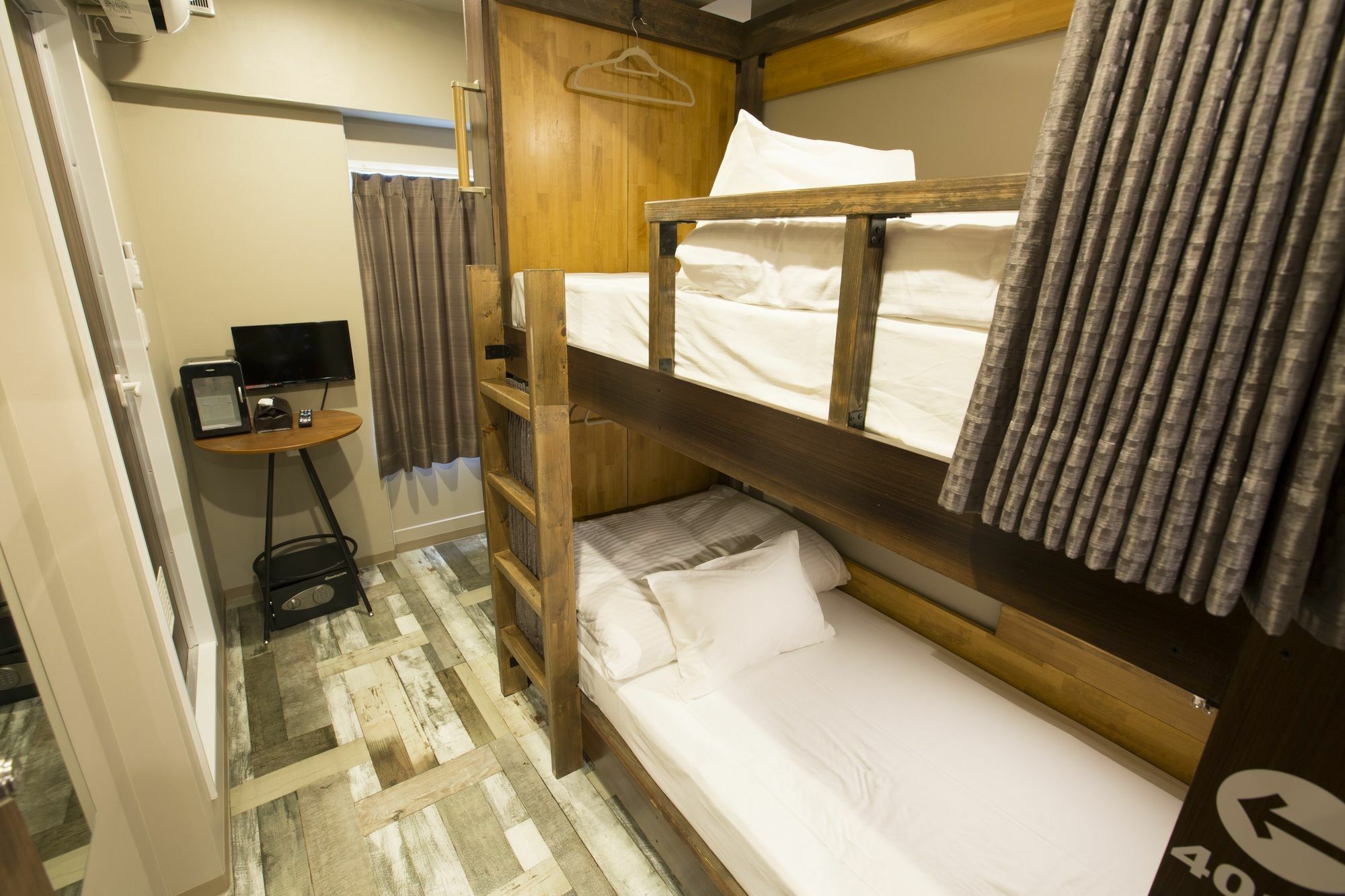 Auberge de jeunesse E-hostel Shinsaibashi Ōsaka